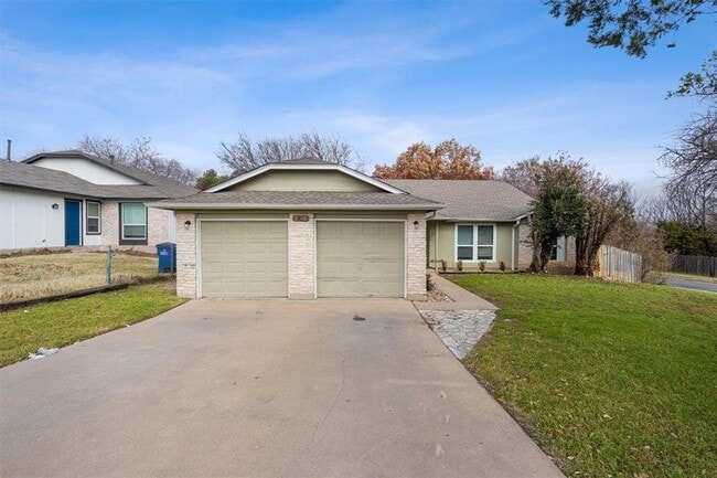 Building Photo - 1900 Gracy Farms Ln Unit B Rental