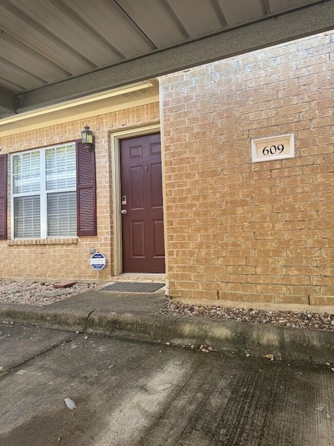 Building Photo - 609 Townplace Dr Unit 609 Townplace Rental