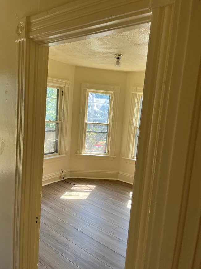 Photo - 28 Brookes Ave