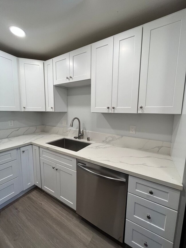 Building Photo - 333 Lansing Cir Unit 333-D