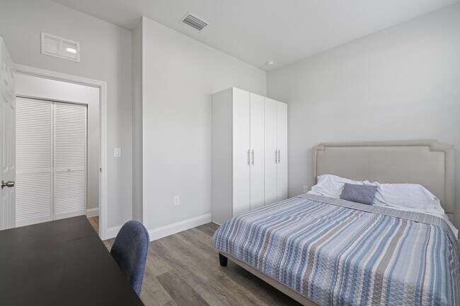 Photo - 1917 Lorna Ave