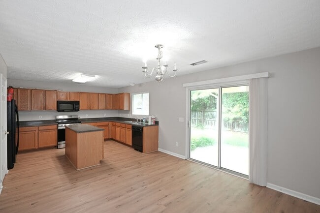 Photo - 415 Silver Spring St