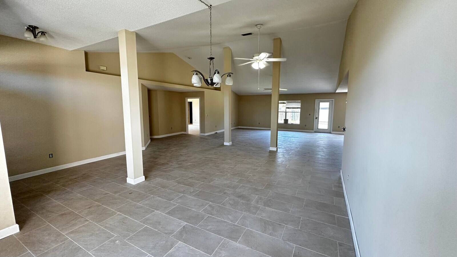 Photo - 3198 SW Armucher St