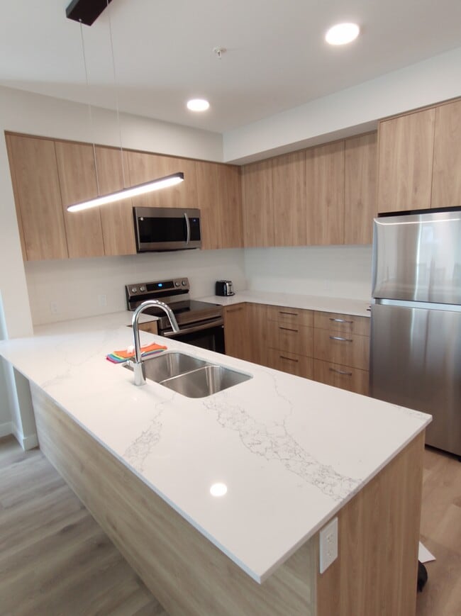 Building Photo - 416 Royal Ave Unit 106