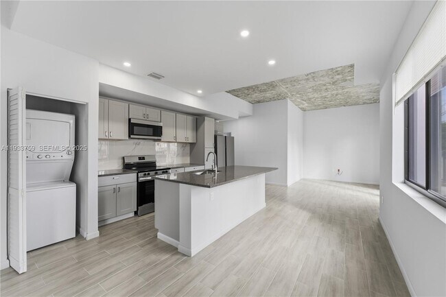 Photo - 1393 NW 31st St Unidad A