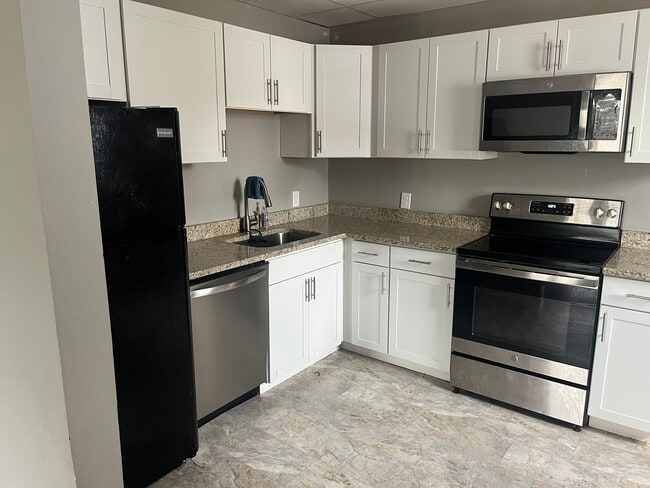 Building Photo - 150 Garibaldi Ave Unit 2 Rental