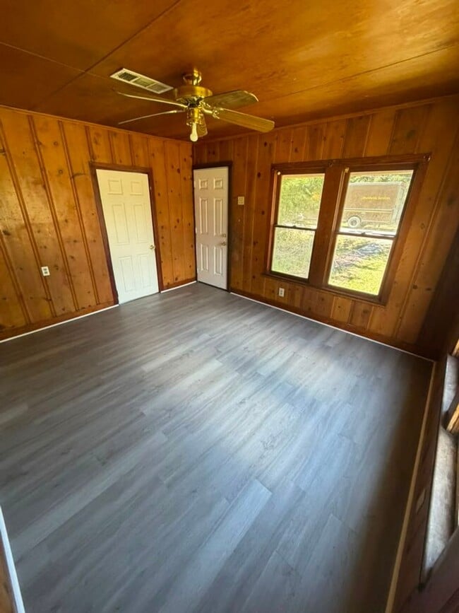 Photo - 2405 Primrose St
