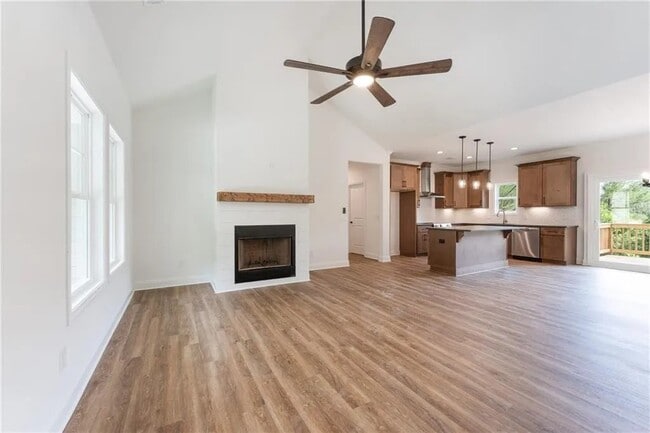 Photo - 135 Autumn Ridge