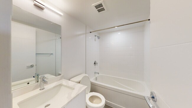 Photo - 919 Dufferin