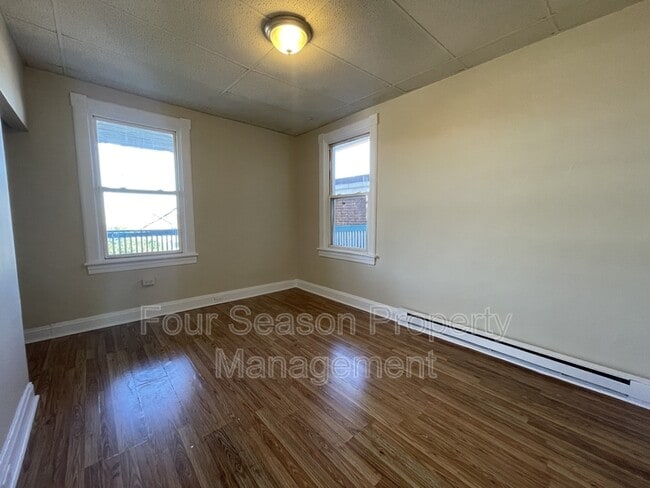 Photo - 616 W Franklin St