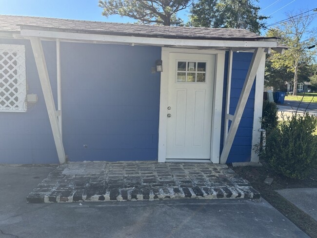 Photo - 2015 Hardy St