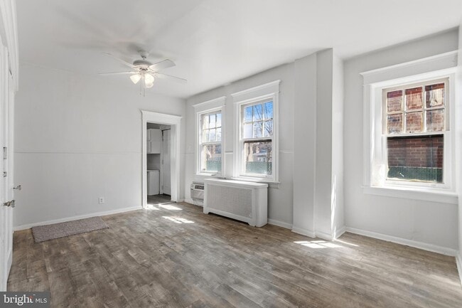 Photo - 4123-4100 Tyson Ave