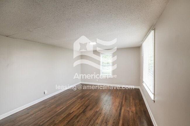 Photo - 2510 4th St E