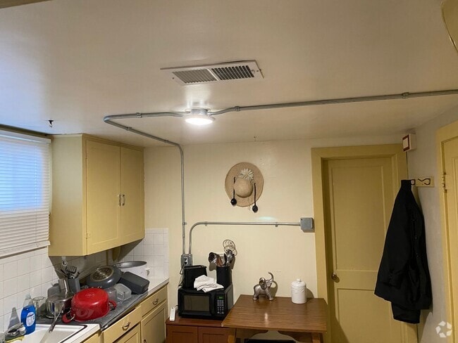 Building Photo - 1012 14th St Unit 1 Rental