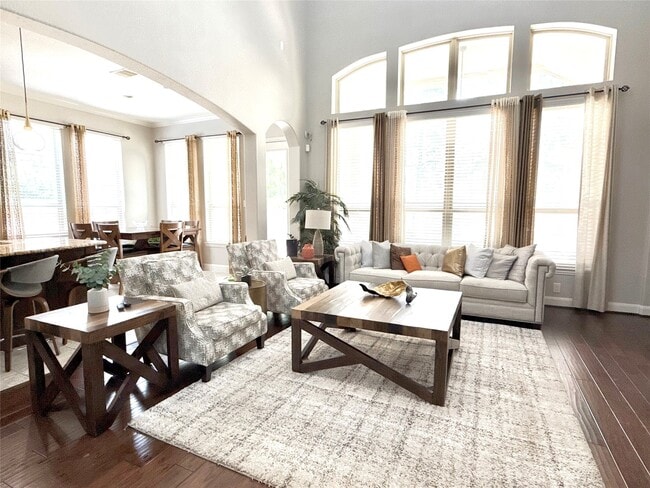 Building Photo - 166 Lindenberry Cir