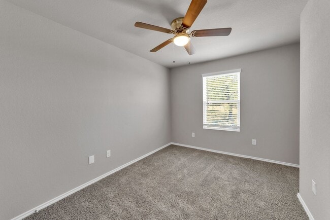 Photo - MOVE IN SPECIAL!! CALL FOR MORE DETAILS Unit 5330 Lisa Point  108