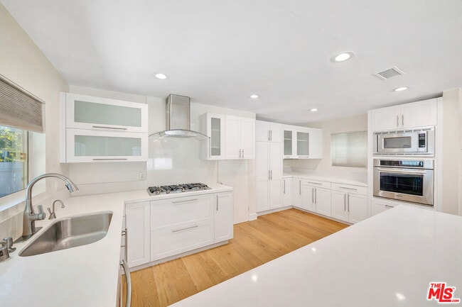 Building Photo - 21817 Providencia St