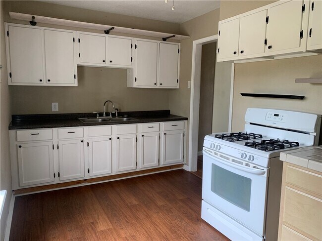 Photo - 946 Rickey Dr