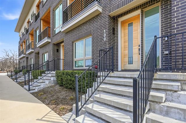 Building Photo - 2620 Valley View Ln