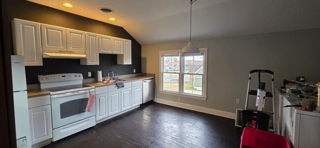 Photo - Charming Second-Floor Apartment Apatrtment... Unit 330 Camden Ave A