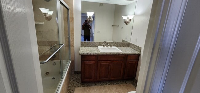 Building Photo - 200 W 2nd St