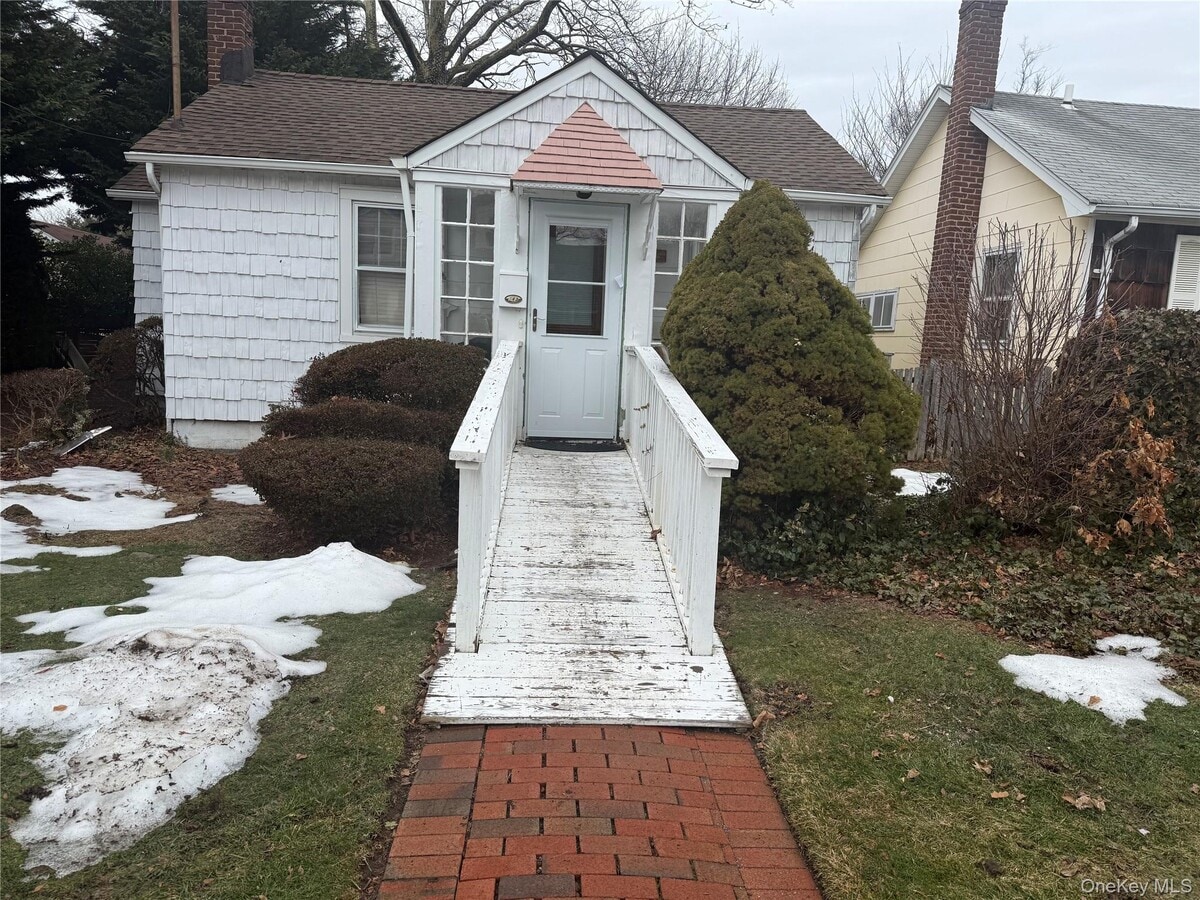 Photo - 143 East Ave