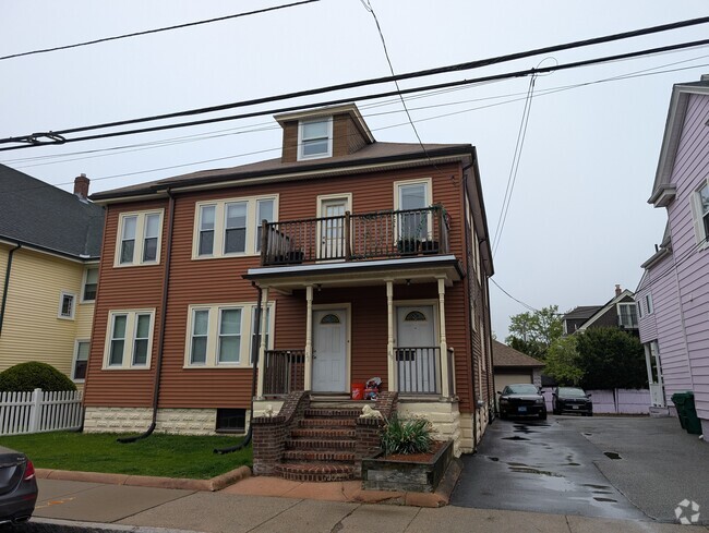 Building Photo - 49 Adams St Unit 2 Rental
