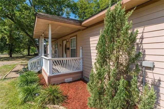 Building Photo - 301 W Austin Ave