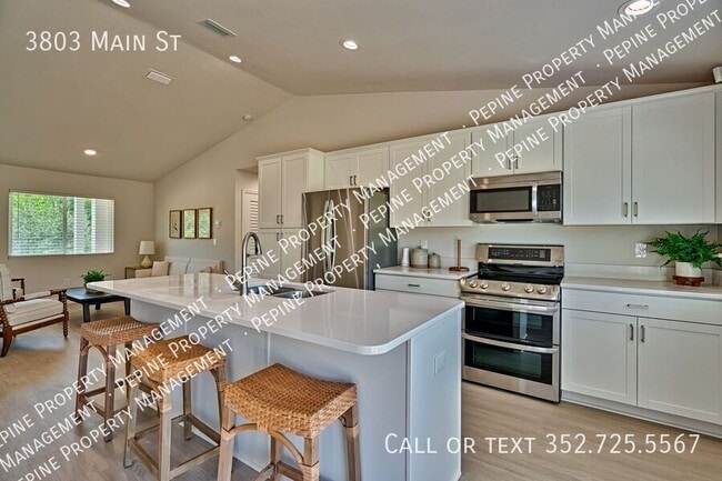 Photo - 3803 Main St