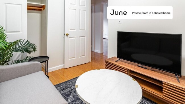 Room in Shared 4 bed/2 bath home in Flatbush