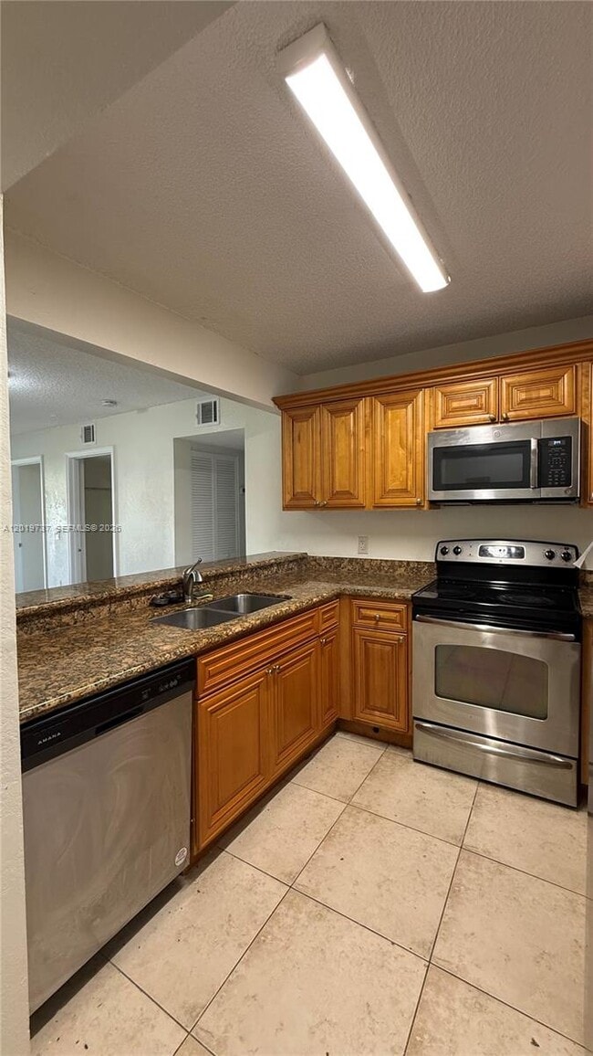 Photo - 1524 Lake Crystal Dr Unit C