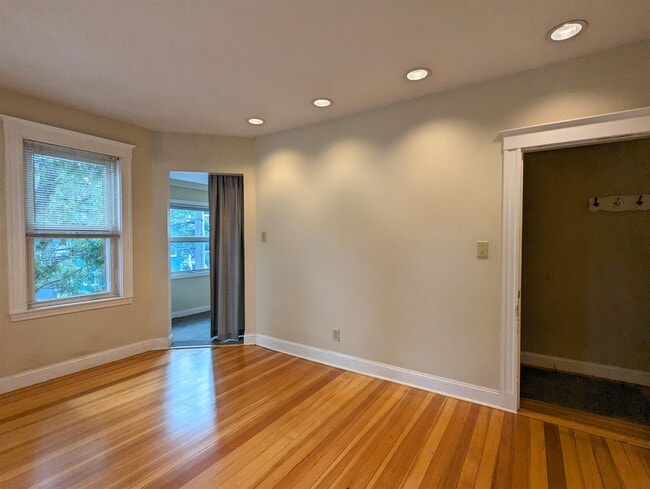 Photo - 79 Conwell Ave Unit 3