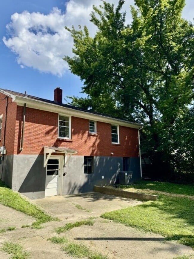 Photo - 604 N Mantle Ave