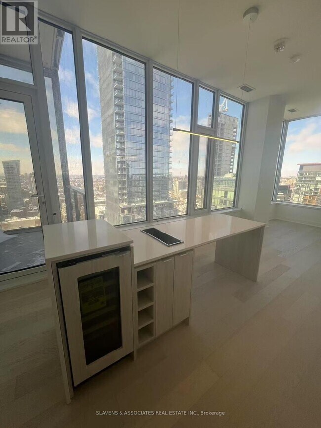 Photo - 11 Yorkville Ave Unité 2803