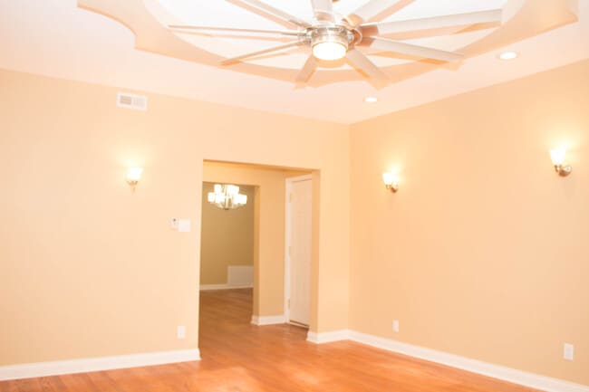 Photo - 8329 S Ingleside Ave Unidad #1