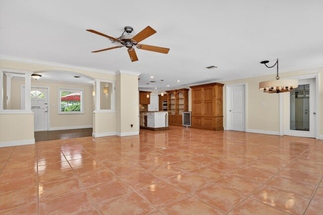 Photo - 701 SW 5th St