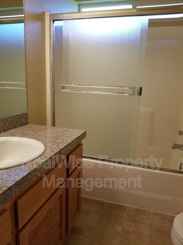 Photo - 822 NE 8th St