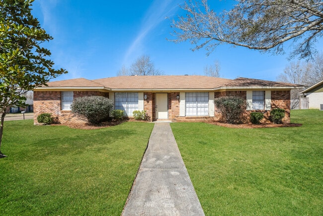 Photo - 112 Easthaven Dr House