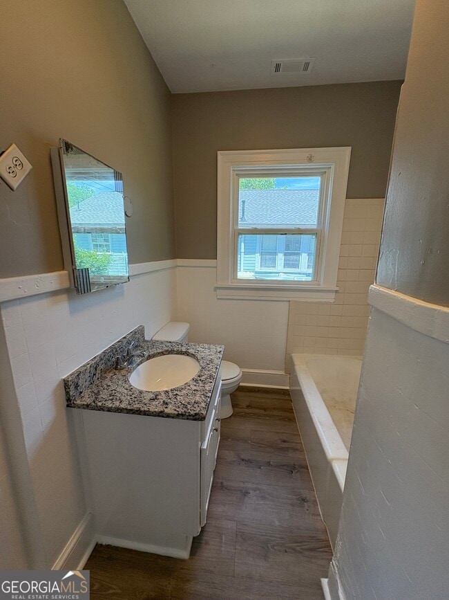 Photo - 11 S Elm St SW