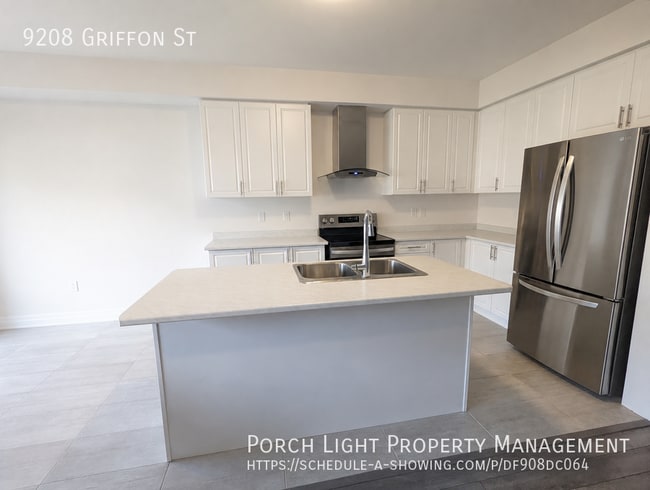 Photo - Amazing Chippawa Location! 3 Bedroom 3 Bathroom Basement Garage