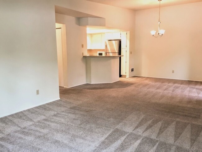 Photo - Spacious 2db, 2ba Condo Downtown Bellevue in Tranquil Setting Unit 2