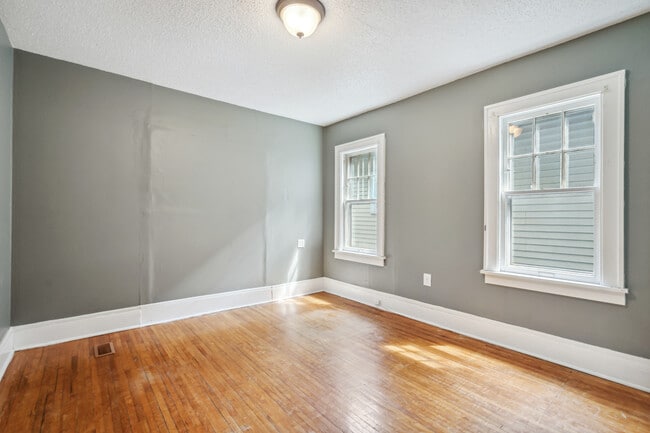 Photo - 1512 Hague Ave