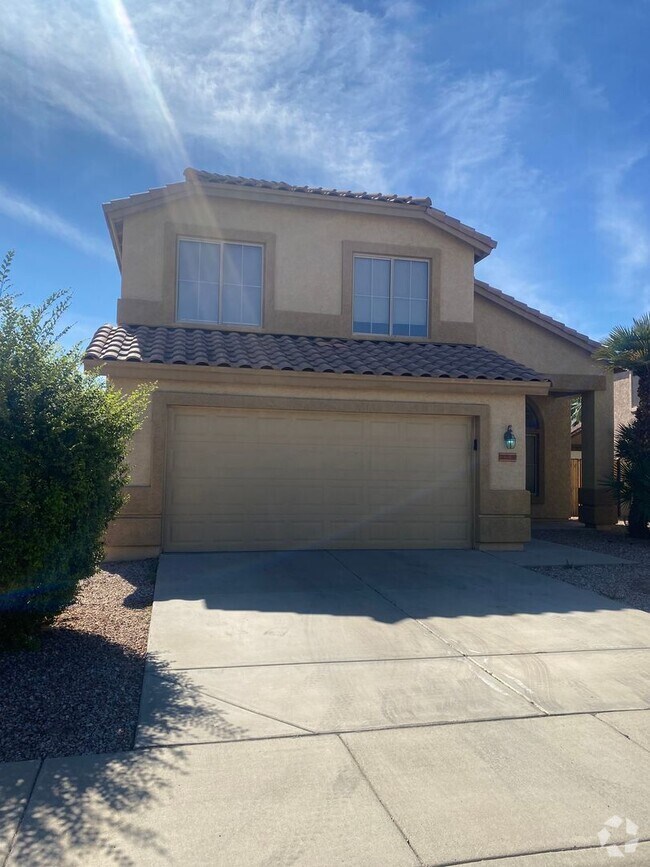 Building Photo - 3 bed / 3 bath w/Pool on Large Lot in Glen... Rental