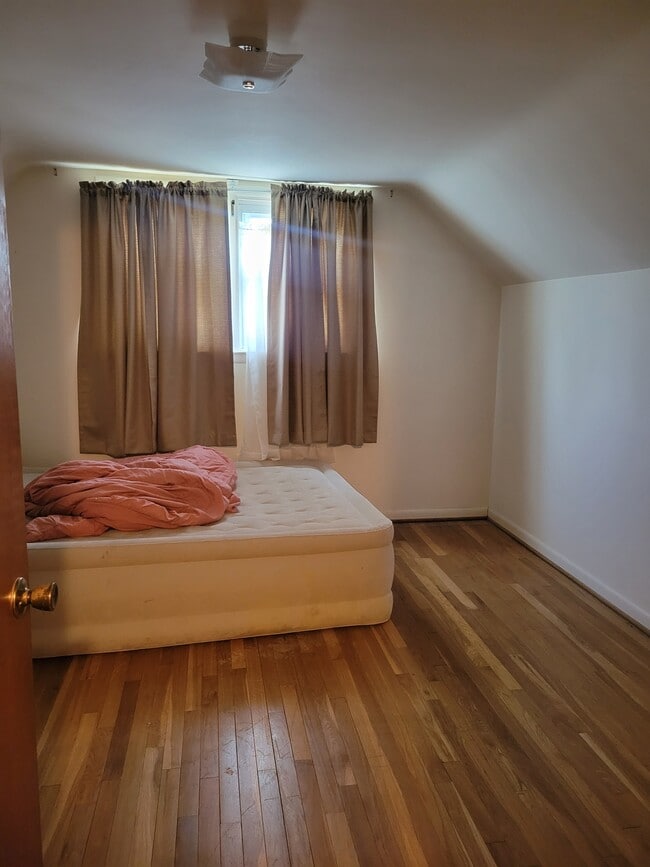 Photo - 1350 Wingate Ave