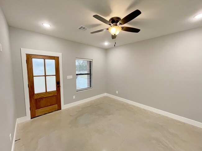 Photo - 122 Harrison St