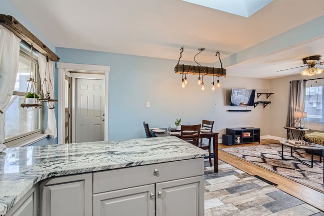 Photo - 6614 Gray St