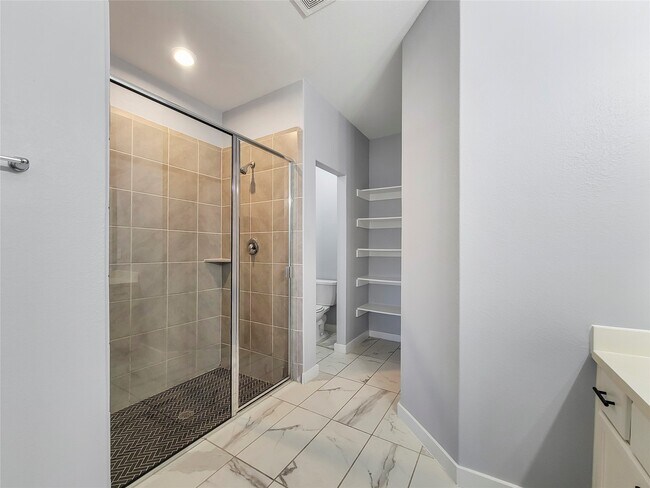 Photo - 16807 Lisbon Ln