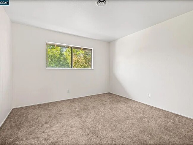 Photo - 142 Blue Ridge Dr Unit C