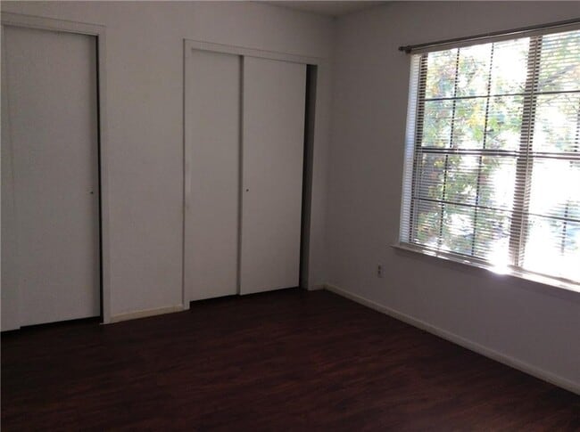 Photo - 852 W Collins St