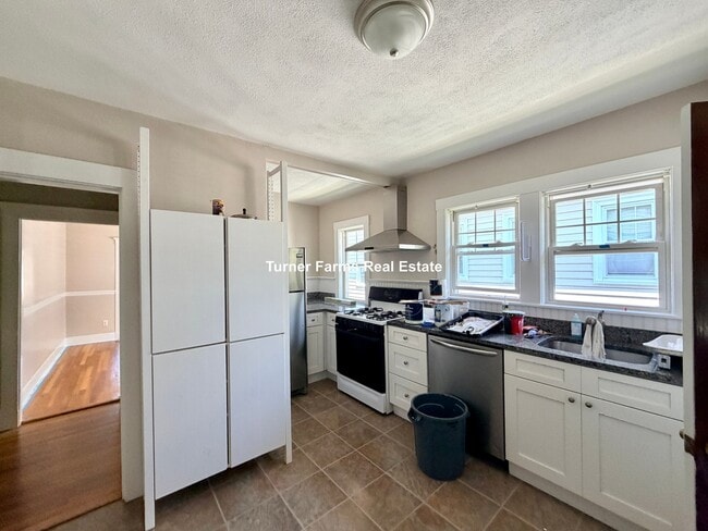 Photo - 158 W Adams St Unit 2